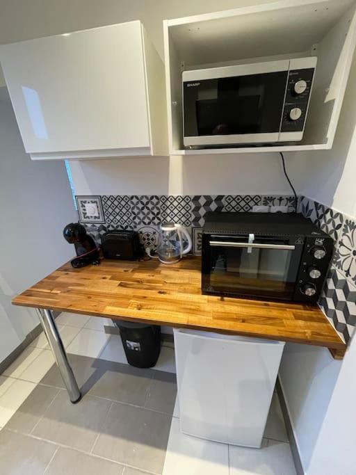Le Sunny-Hyper Centre -Proche Gare - Paisible -Wifi Hd -Netflix-Ideal Couple Business Et Famille Niort Exterior photo
