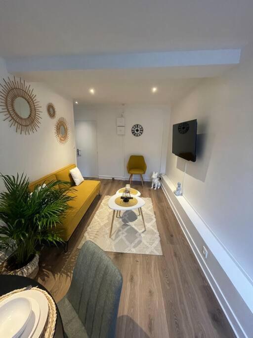 Le Sunny-Hyper Centre -Proche Gare - Paisible -Wifi Hd -Netflix-Ideal Couple Business Et Famille Niort Exterior photo